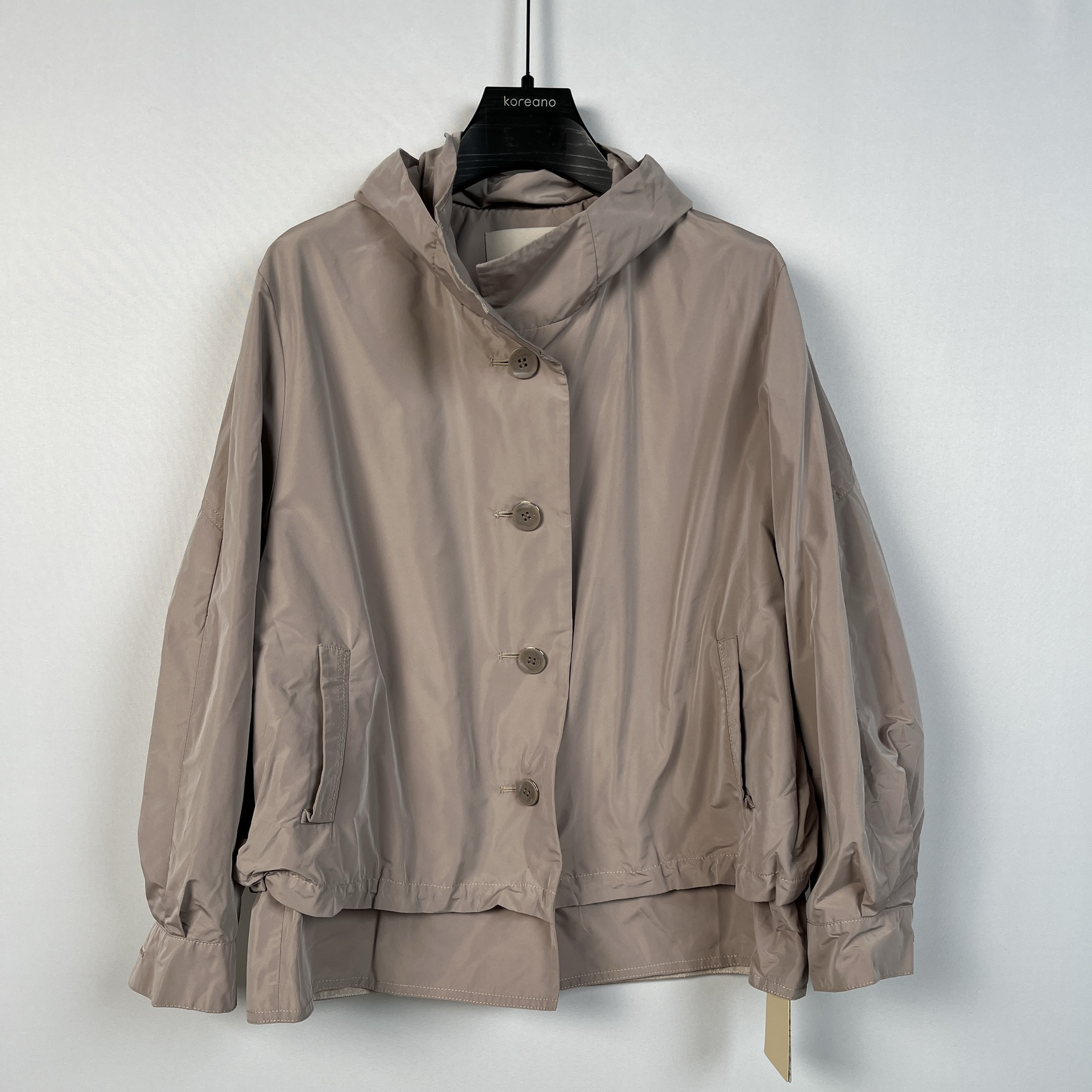 柯罗芭春秋专柜同款杏褐色连帽短款外套    SW2594 ￥5590