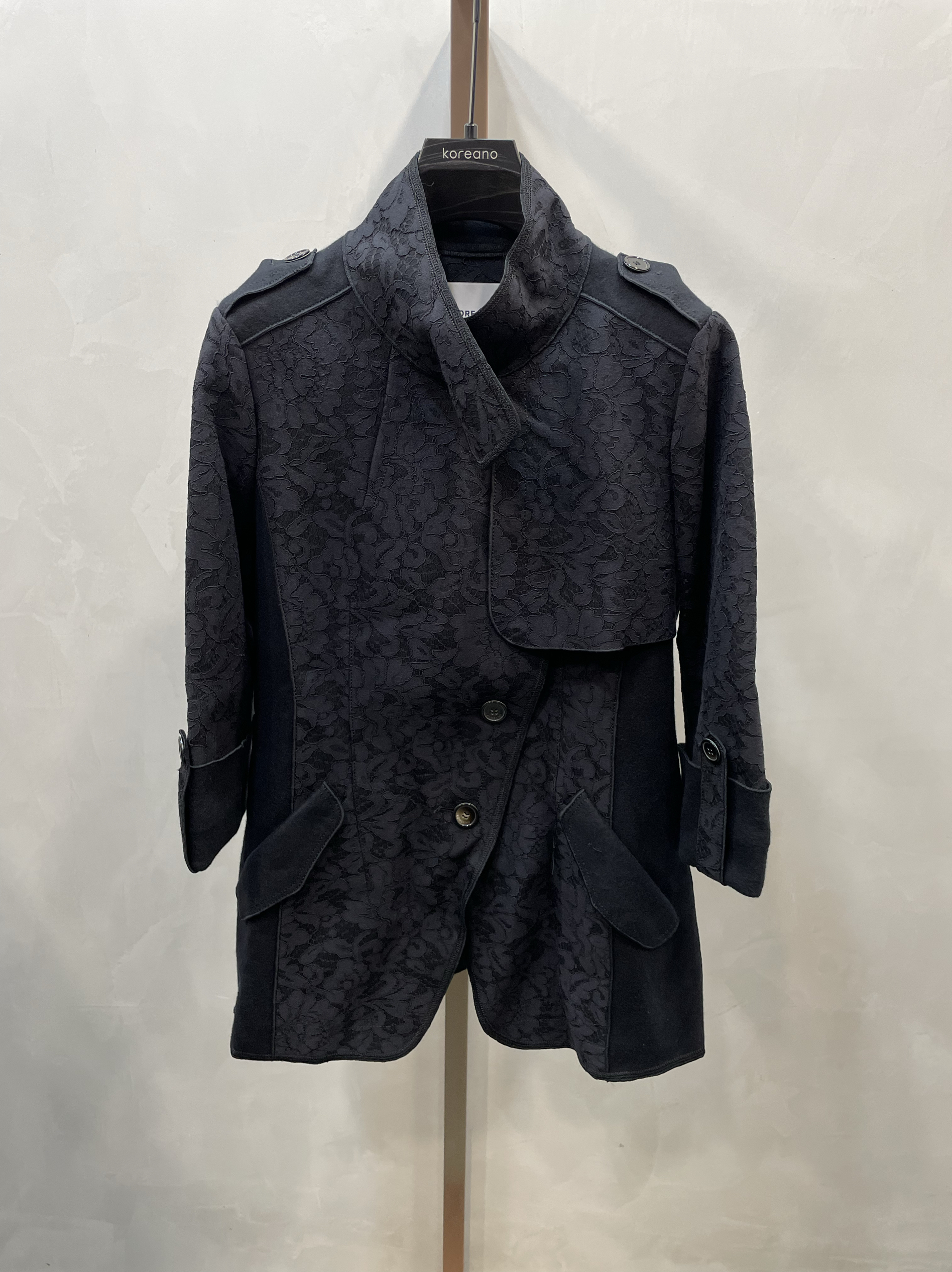 柯利亚诺春秋专柜同款羊毛蕾丝复合西装外套  SY3100(9UN) ￥4280