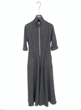 柯利亚诺冬季专柜同款黑色V领长袖X型连衣裙  LT4124 ￥3990