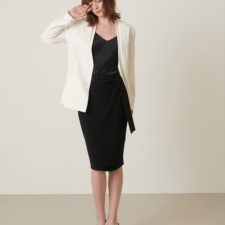 柯利亚诺春秋专柜同款椰子奶油色长袖西装外套SW2204(JUN) ￥3990