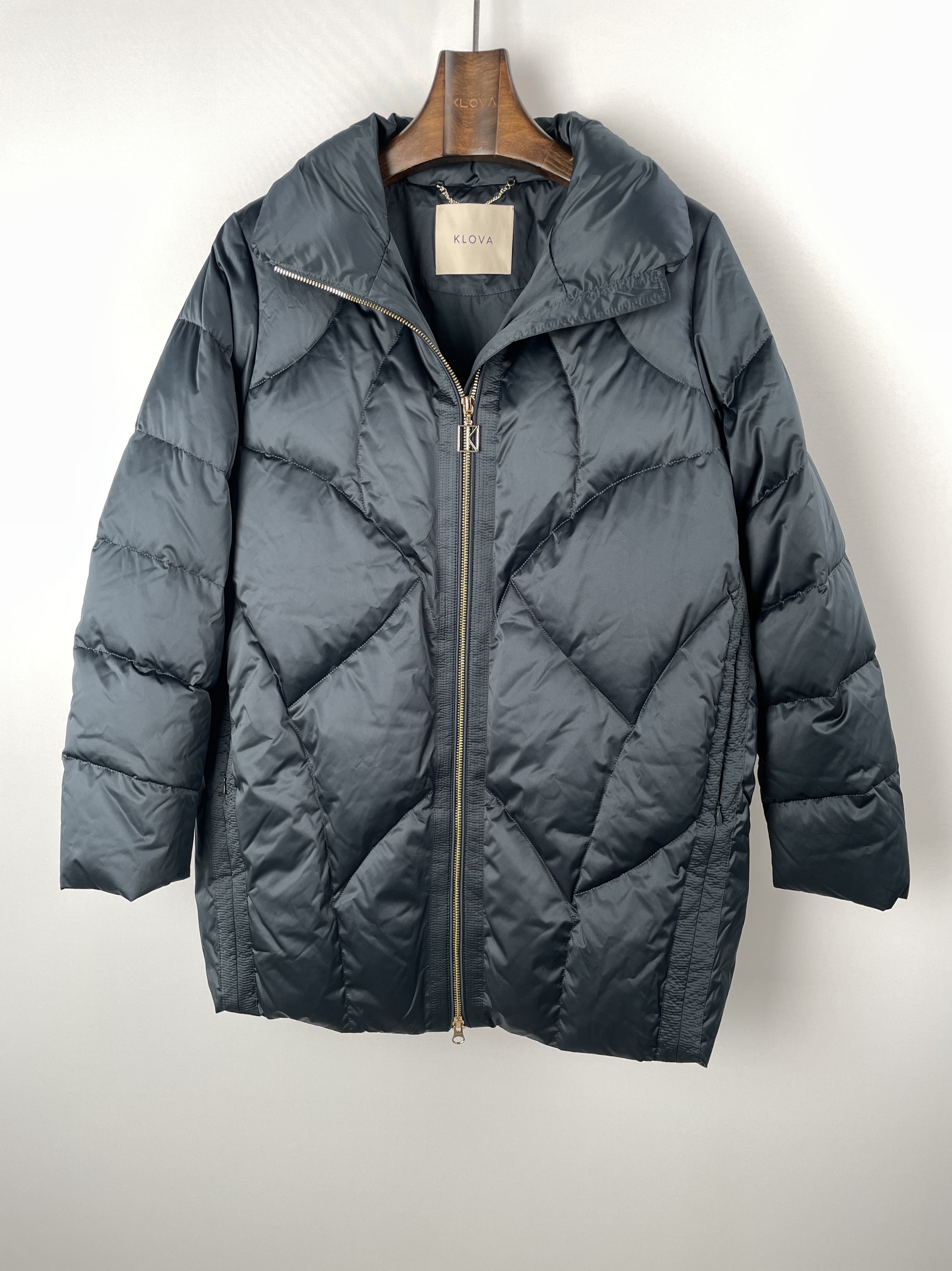 柯罗芭冬季专柜同款墨绿色时尚羽绒服  YZ1920G吊牌价5990