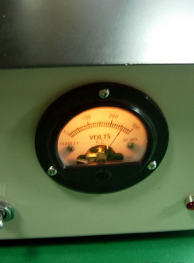 S52圆形黑色指针式表头,220V 300HV交流电压表,复古设计黄色背光