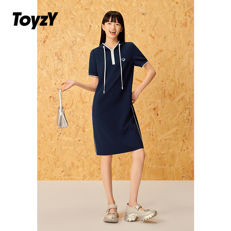 ToyzY2025夏季新款户外休闲风半拉链开襟连帽连衣裙宽松H型