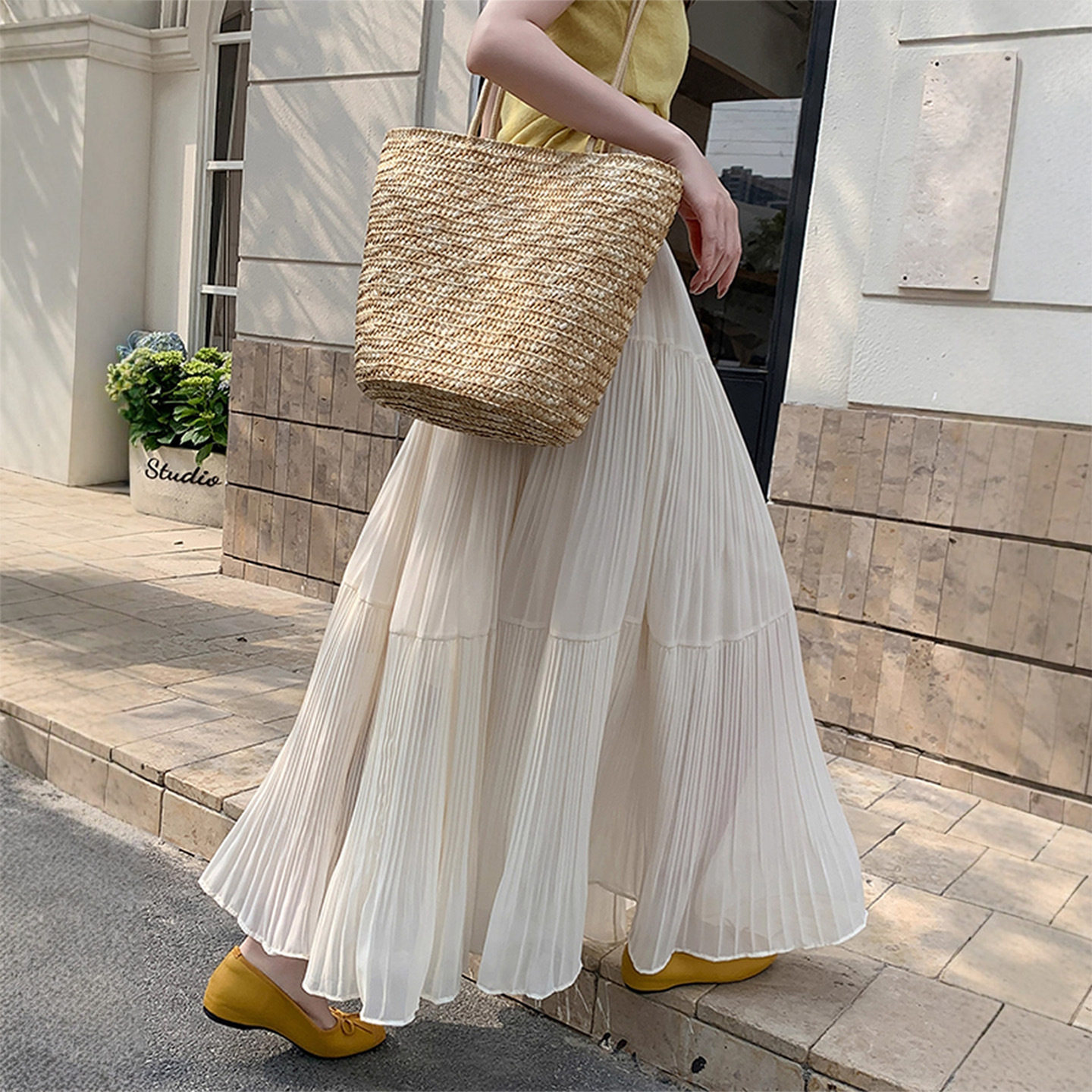 杏色雪纺半身裙女夏季2026新款a字伞裙蓬蓬裙压褶垂感显瘦蛋糕裙