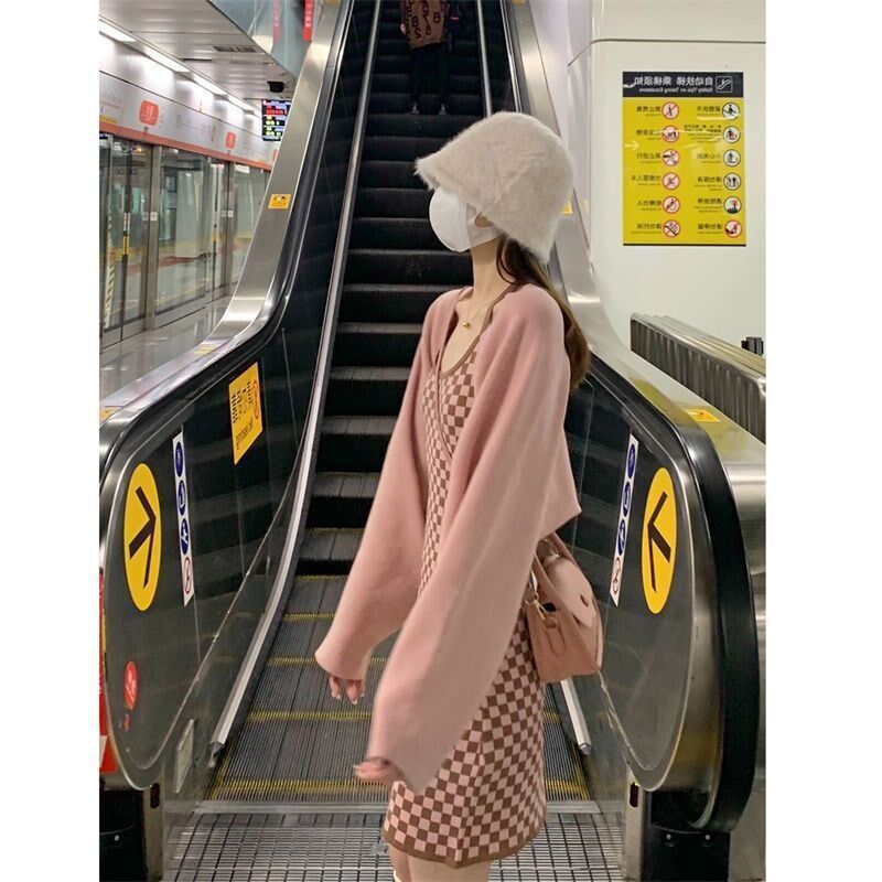 现货速发初秋装穿搭欲风辣妹针织吊带棋盘格连衣裙盐系梨型小个子