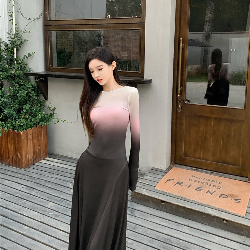 速发长后镂空设计焦糖渐变流苏收腰背袖连衣裙子沙滩裙海边度假超