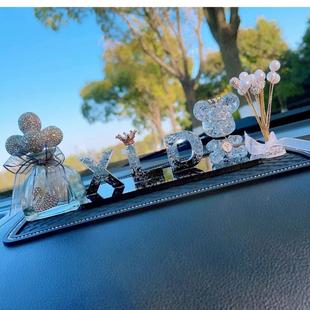 品意私现做字母汽车内载用网人红女神款4中创控台仪表盘摆件装饰