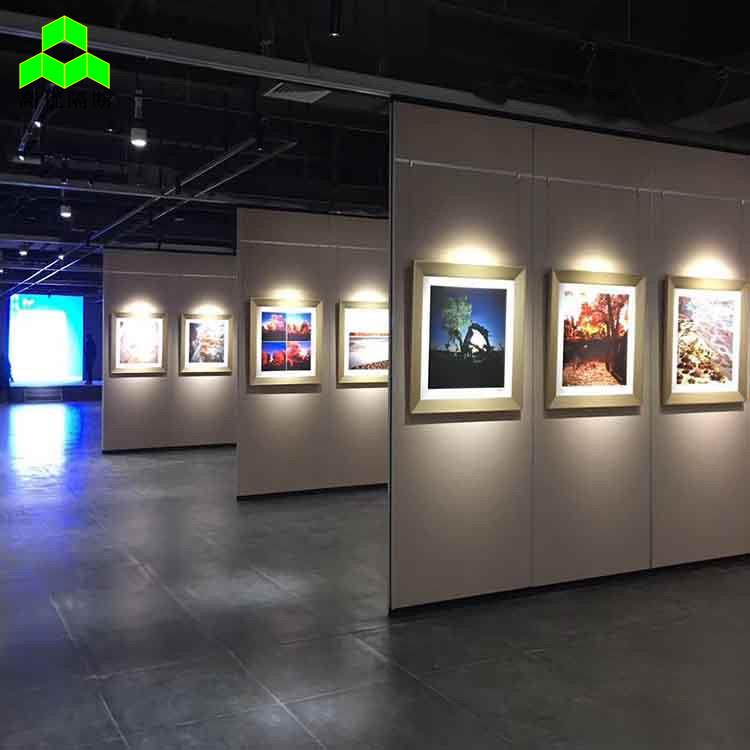 展览馆移动旋转推拉展板文化馆隔音活动隔断墙吊轨悬挂折叠屏风