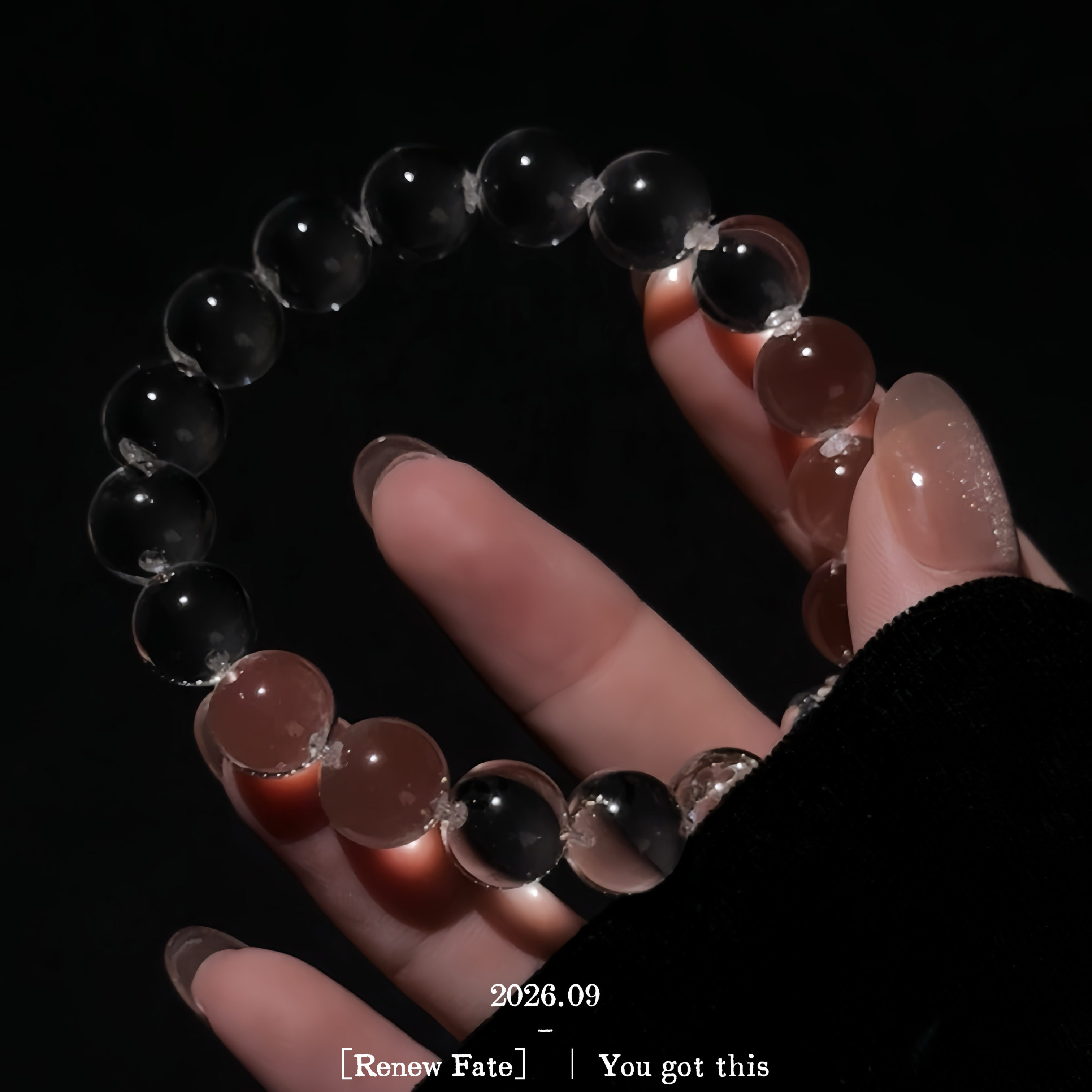 收藏级天然白水晶牛鼻孔手串