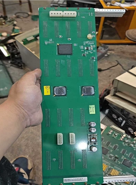 一张主板4个芯片  两个阿尔特拉  两个mndspeed m（憨憨电子）