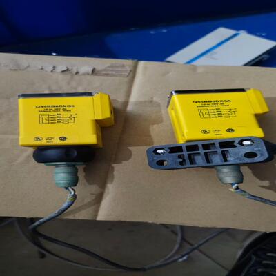 【顺庆】拆机的。BANNER邦纳Q45BB6DXQ5光电开关 信号传【议价】