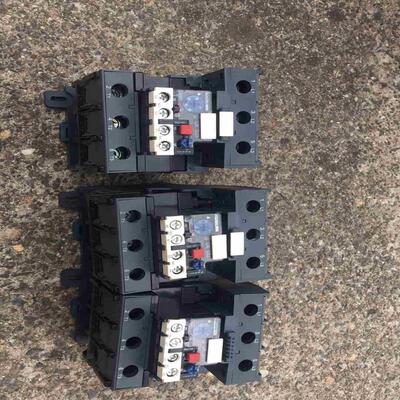 施耐德LRD3357C有2个施耐德带安装座LA7D3064议价