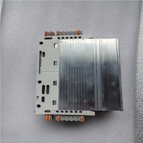 议~伦茨变频器E82EV551-4C 成色九成新不带IO板可