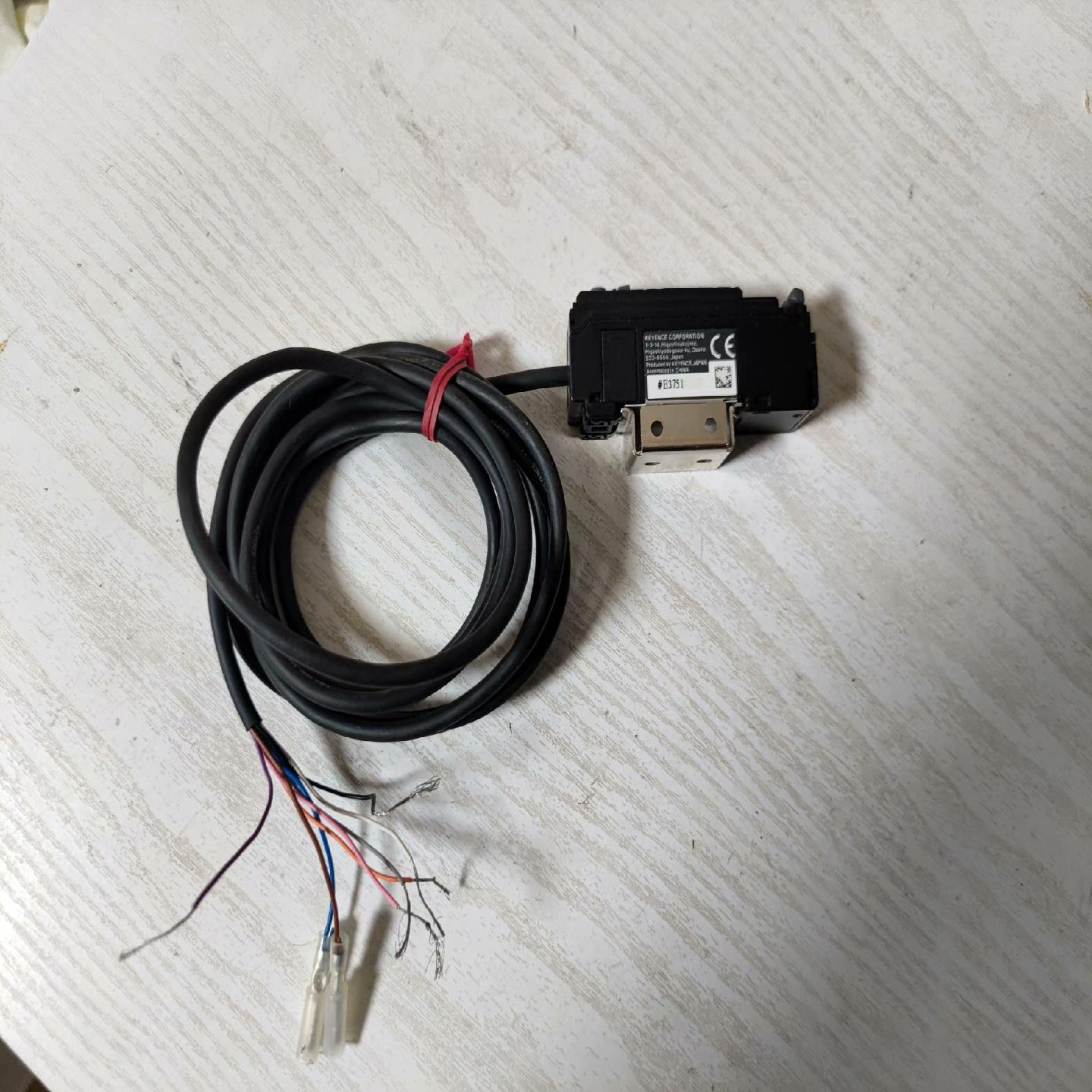 基恩士CZ-V21A主机，功能正常，线长2米以上，看上的直接（憨憨电