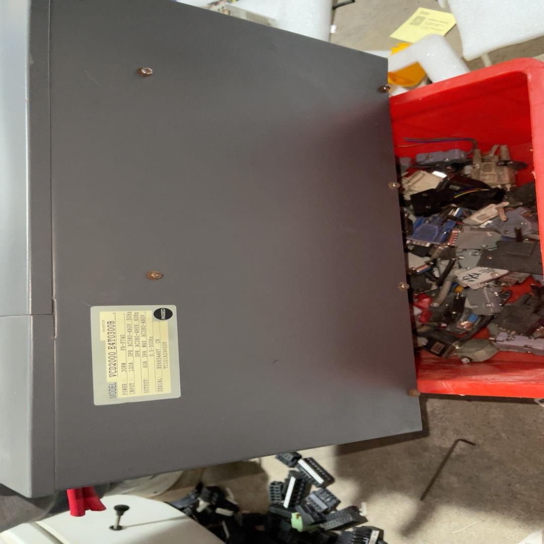 议~安达变频器VFD2000 E4T0300B一台30千瓦
