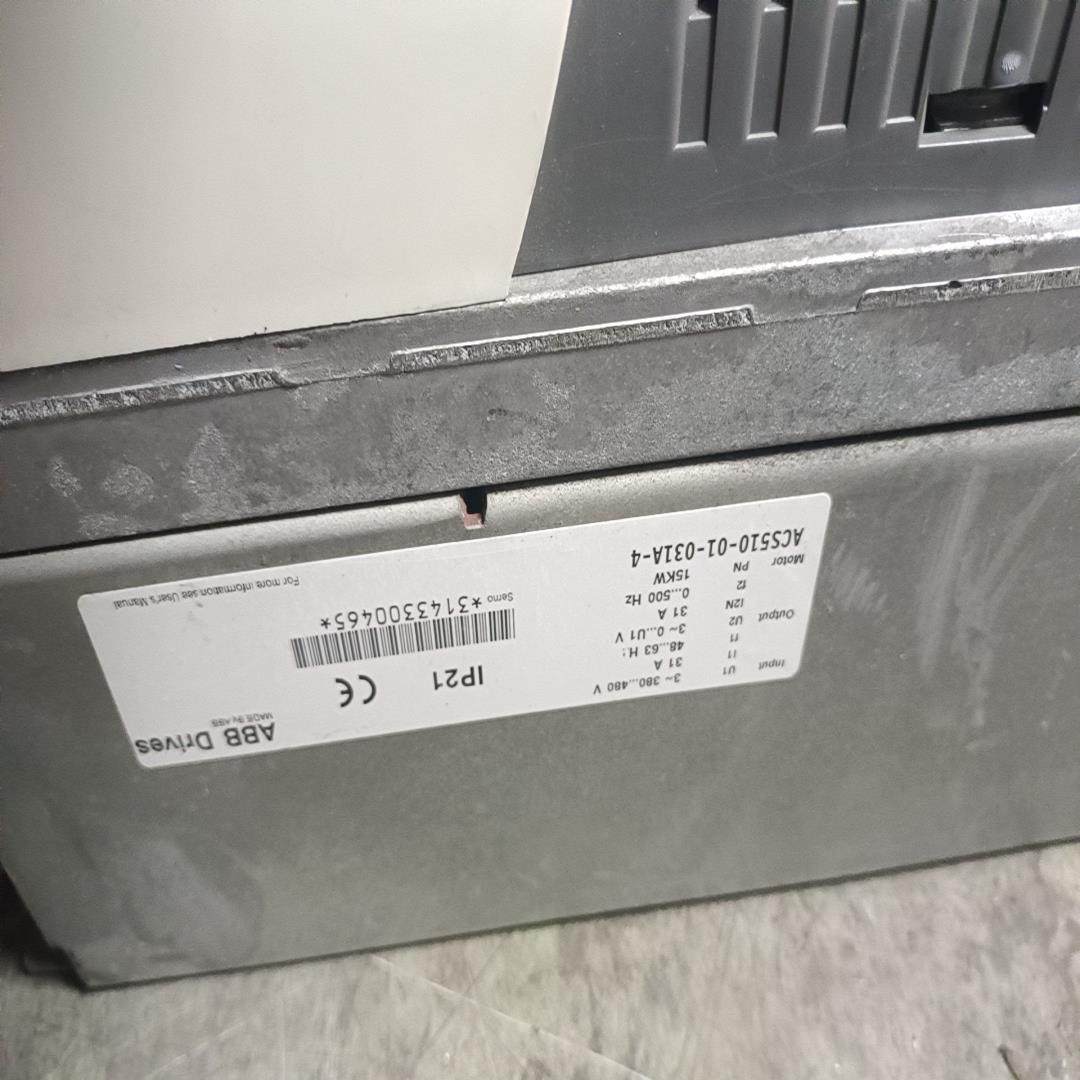 ACS510-01-031A-4 ABB变频器 15KW 3(崽崽配件）