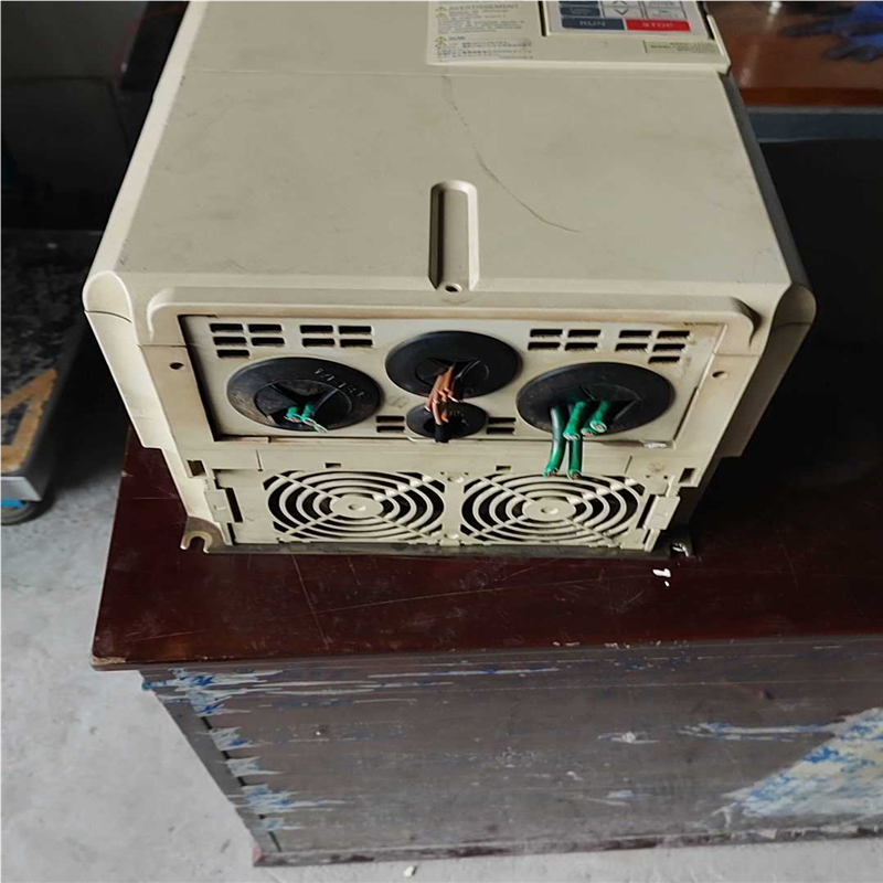 安川变频器ClMR-G7BA4011功能正常(崽崽配件)