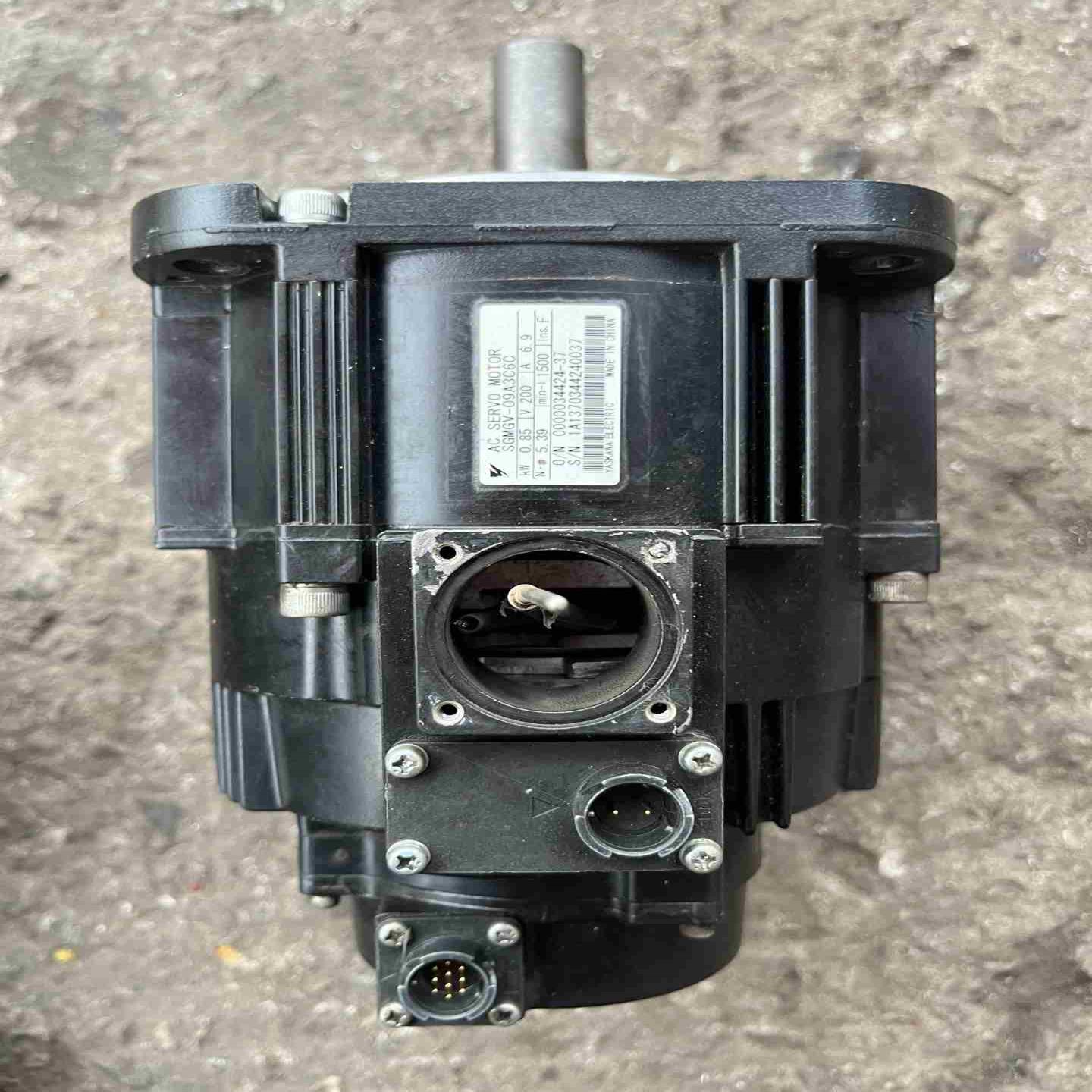 SGMGV-09A3C6C安川伺服电机测试没问题插议价