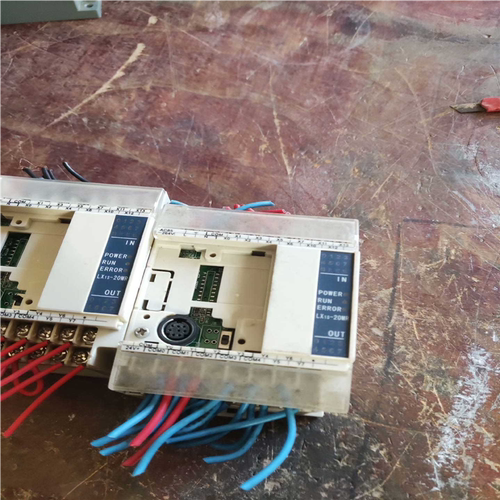 议价维控PlC  Lx1s-20MR-A，功能完好，成色如图，不