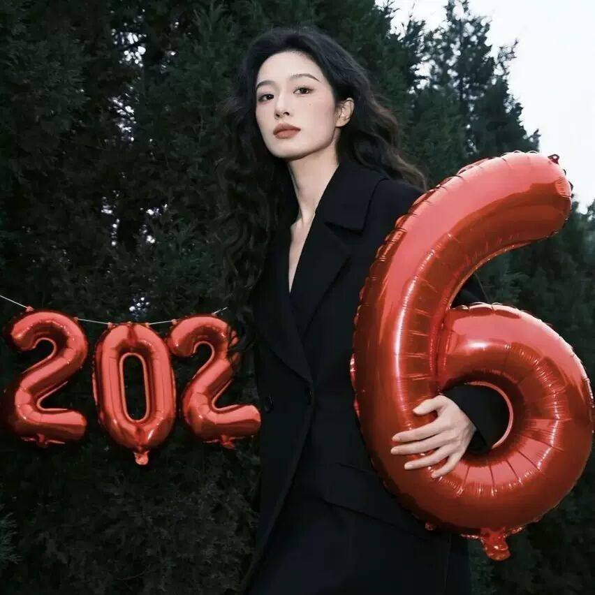 新年拍摄道具2026马年字母数字铝膜气球套装跨年元旦拍照布置装饰