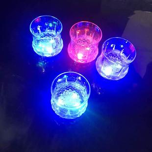 发光感应酒杯变色水杯酒吧水感应夜光酒杯餐桌用品菠萝杯厂家