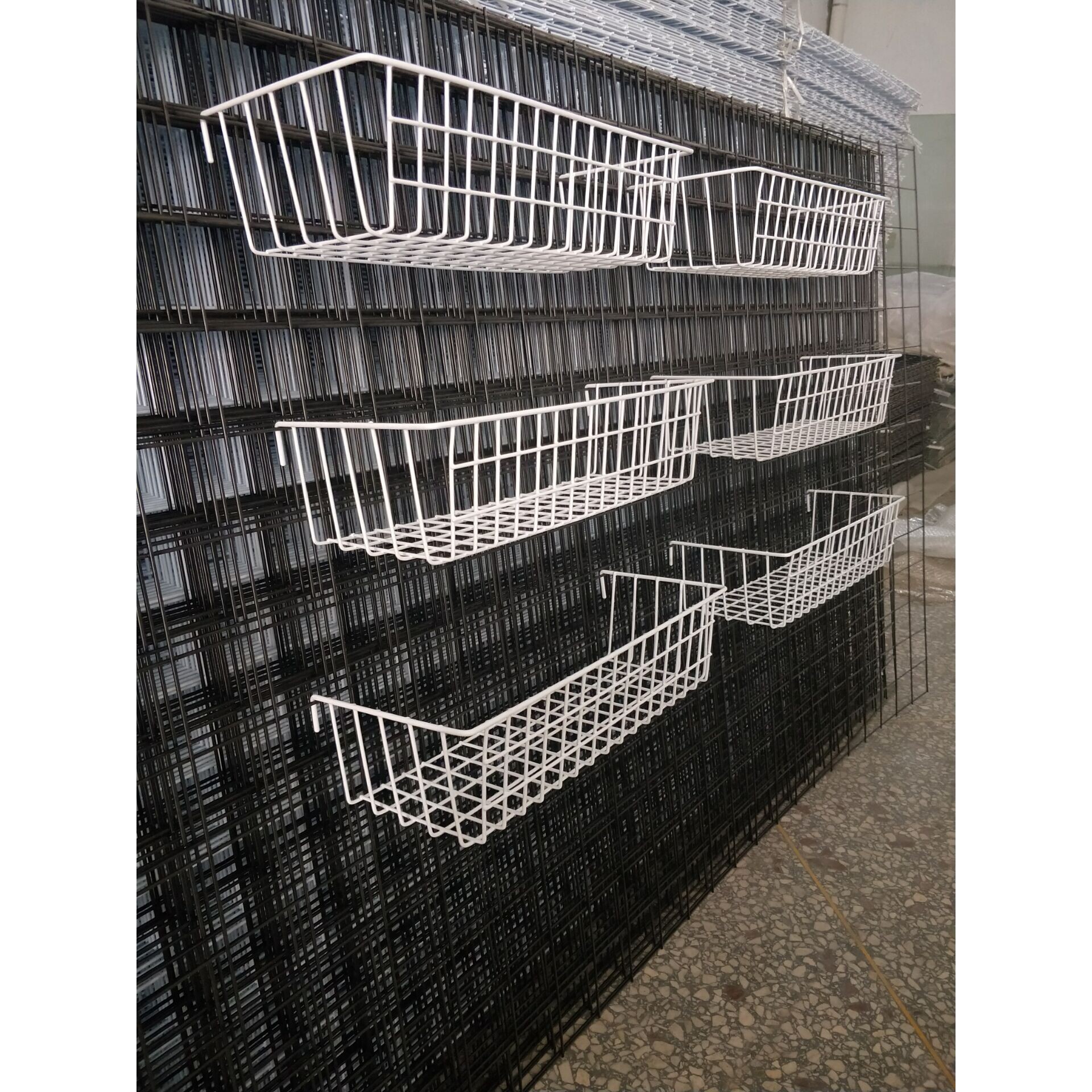 网格网片洞洞板挂篮铁丝网收纳篮超市多功能置物篮展会展示架基通