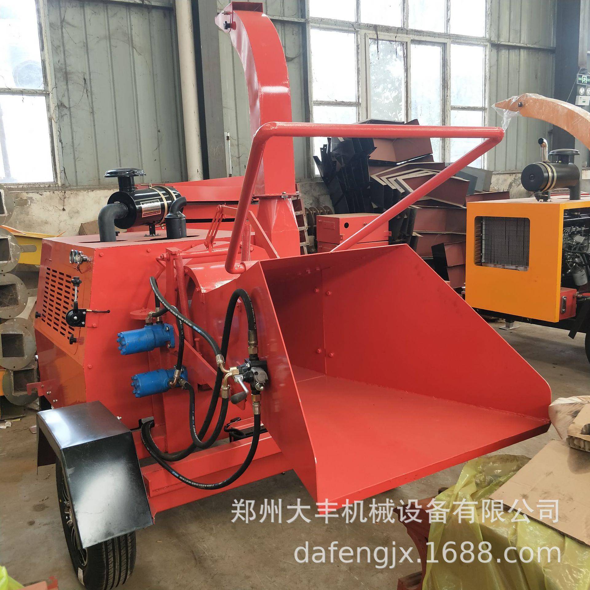 园林绿化碎枝机多功能树枝粉碎机果园小型移动式枝条粉碎机