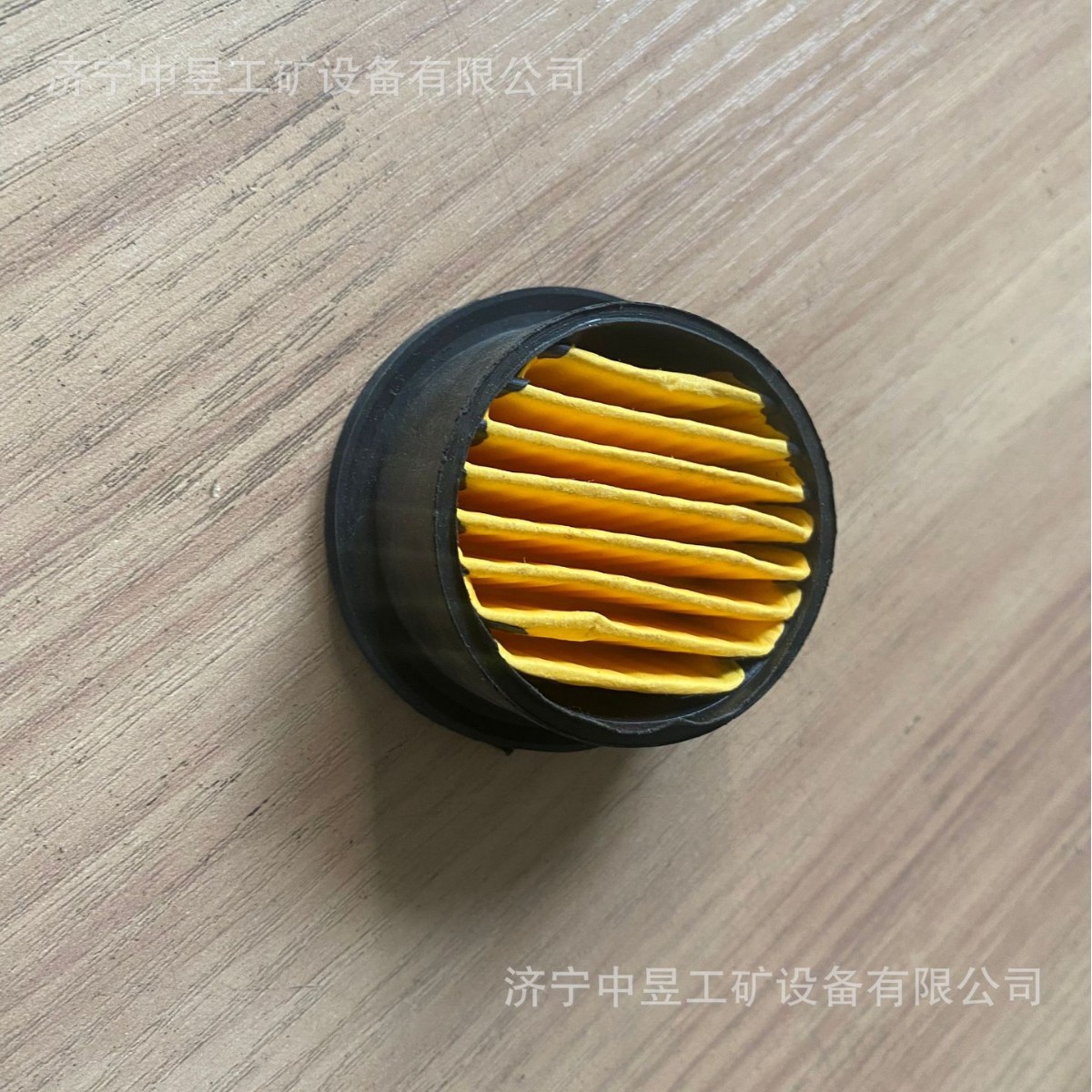 活性炭空滤是一种利用活性炭的强吸附能力来进化空气的过滤产品