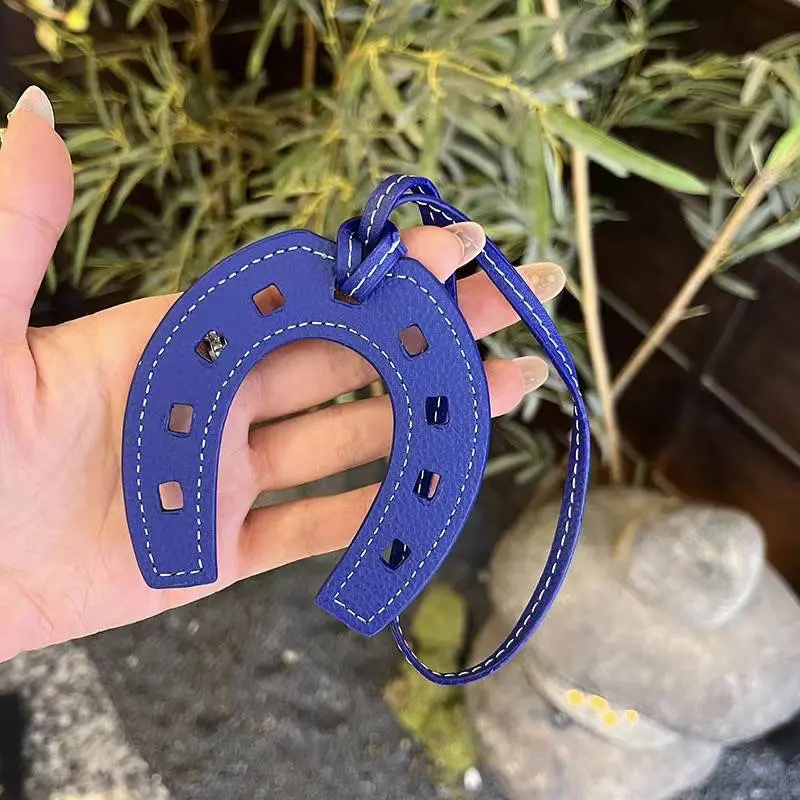 个性创意pu皮革马蹄钥匙扣手提包钥匙链支架吊饰女孩包包挂饰挂件