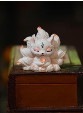 原创手工彩绘天然树脂小九尾狐萌狐汽车饰品摆件中控台装饰品桌面