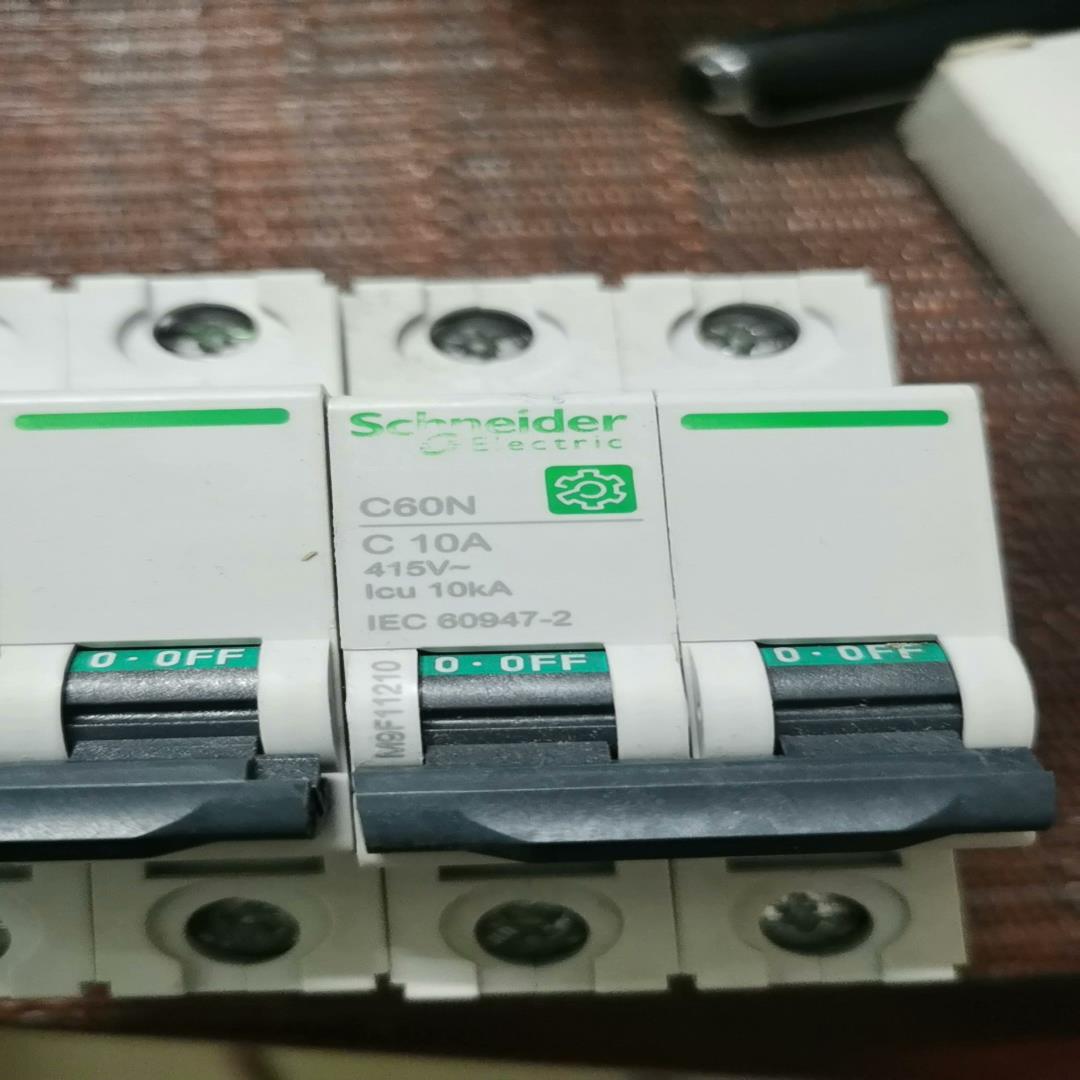 议价施耐德C60H  C60N， 2P6A，2P10A微型断路器