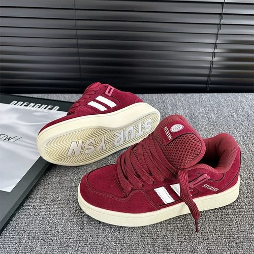 港风复古磨砂酒红色板鞋男ins潮2025春季新款学生休闲运动面包鞋