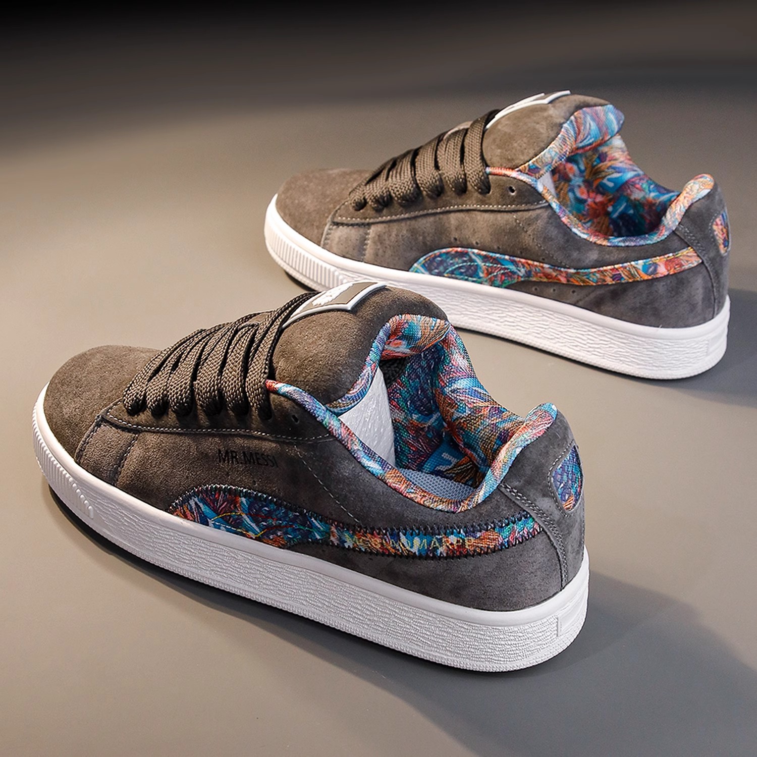 休闲情侣鞋子面包鞋男2025爆款经典低帮舒适百搭休闲板鞋复古百搭