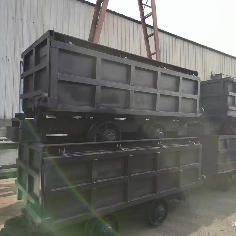 4立方单侧曲轨侧卸式矿车4-6型轨道运输车矿井下出渣运输作