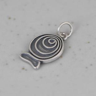 网红-925银复古工艺福字银鱼小挂坠银饰女款颈饰小鱼锁骨银吊坠