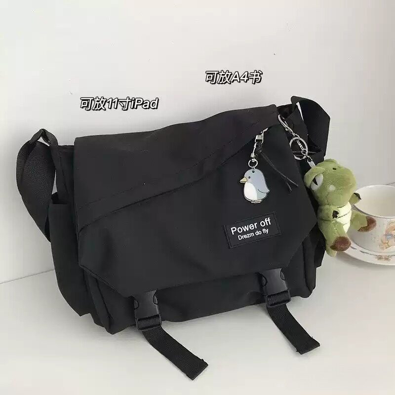男士斜挎包潮牌ins工装风日系