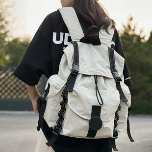 户外徒步登山包女士新款轻便旅游大容量双肩包高颜值防水旅行背包