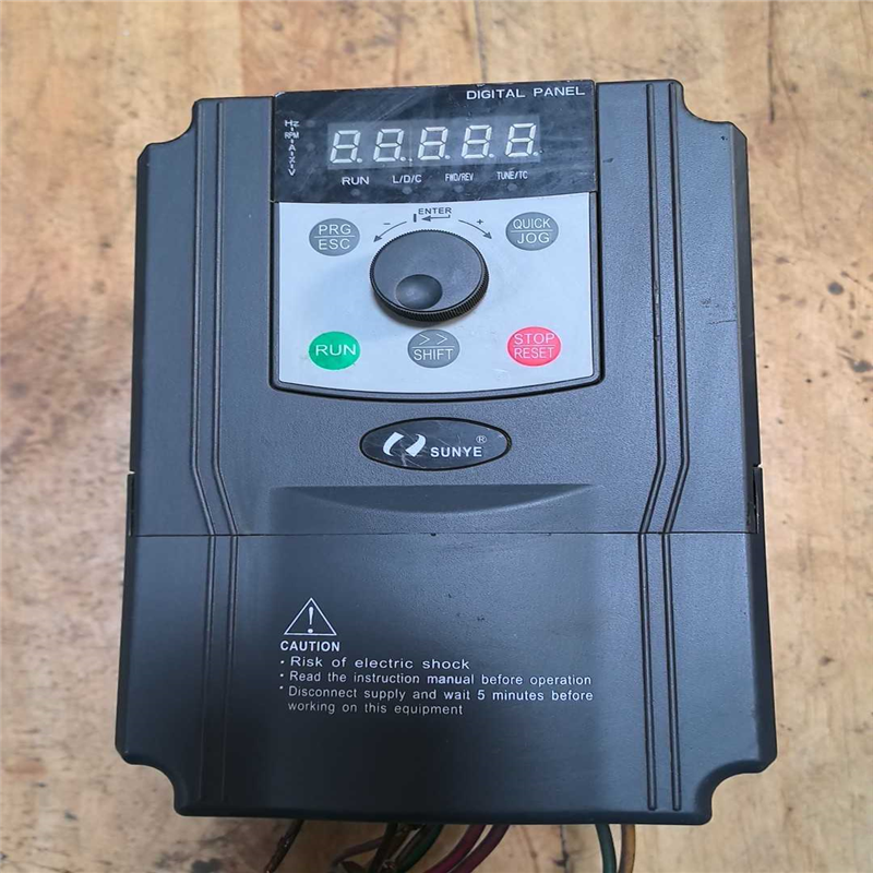 议~日业变频器CM530-A04T4R0G/5R5PB   38