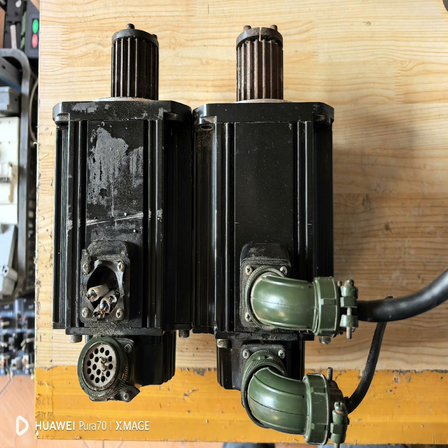 议~富士伺服电机 GYG202C5-RG2  2000W 下