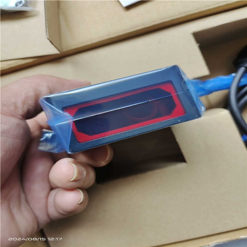 ZS-HLDS2VT激光位移传感器，实物现拍（憨憨电子）