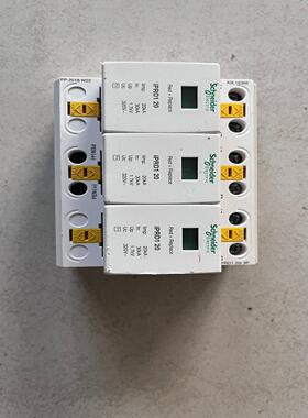 议~施耐德一级浪涌保护器IPRD1 20，3P浪涌保护器，实物图