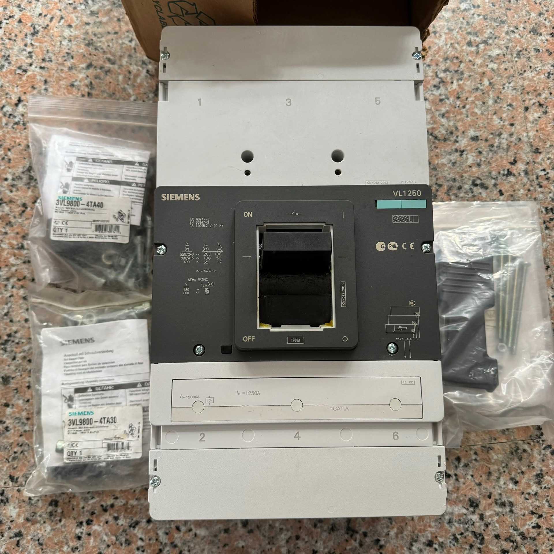 断路器VL1250 3P 1250A 3VL771议价