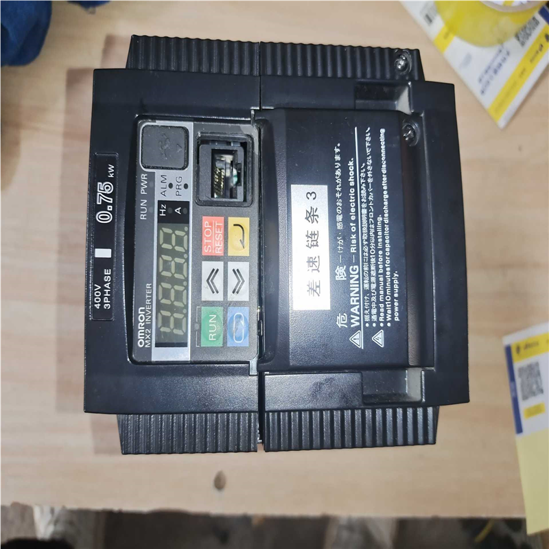 变频器3GX2-A4007 -ZV1 ，0.75K(崽崽配件）