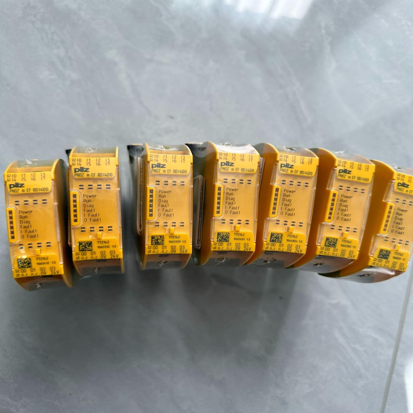 议~PNOZ m EF 8D14D0 772142 皮尔兹安全继