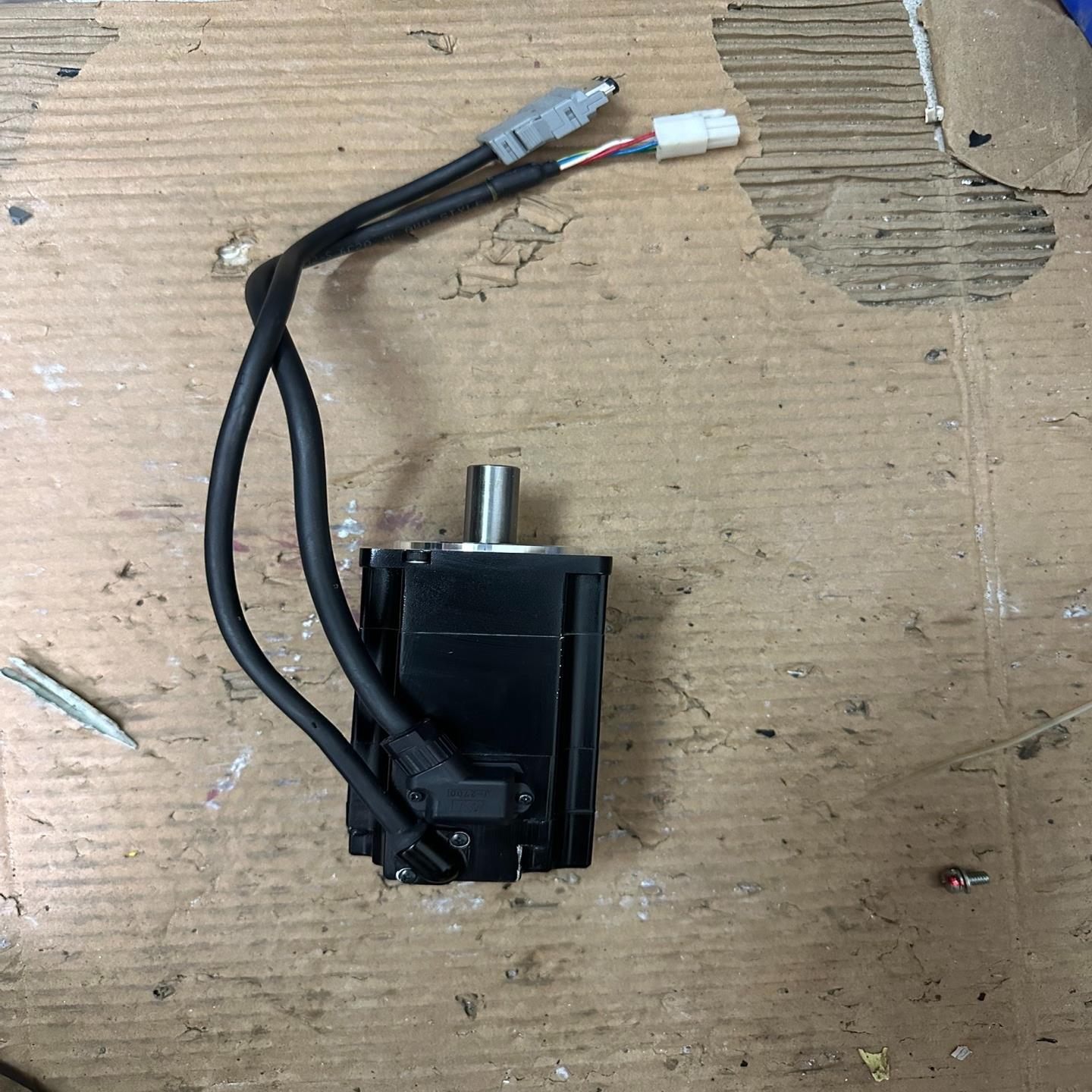 安川伺服电机SGMMS-04ADC6S 400W（基数电子）