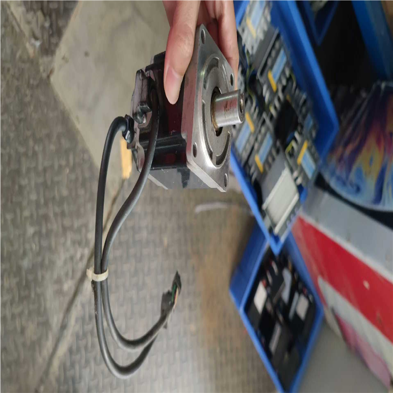 【顺庆】拆机富士电机型号GYB401D5-RC2电机400W，成色漂【议价】