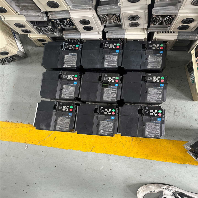 富士FRN0009F2S-4C变频器 380V(崽崽配件）