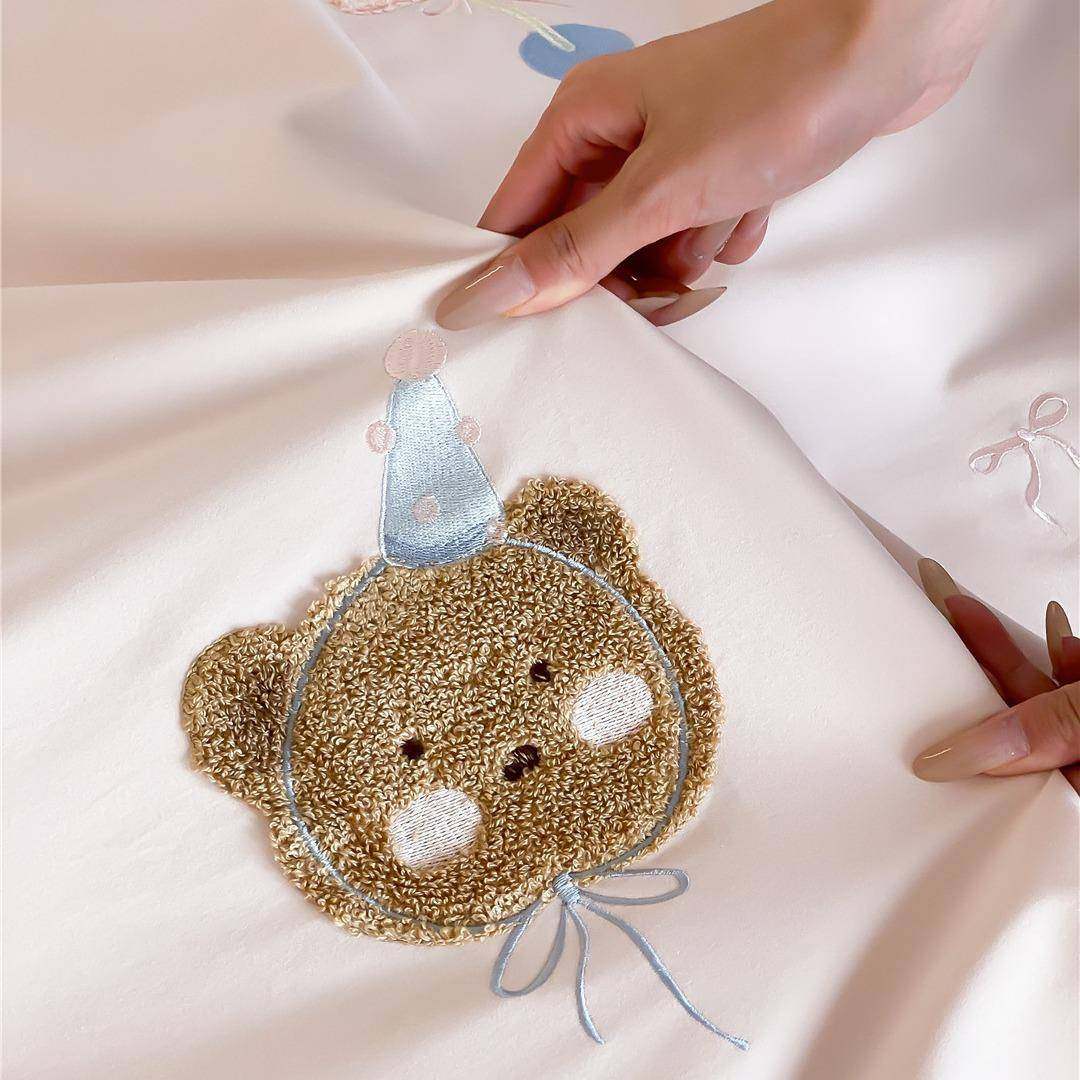 卡通风毛巾绣单双人亲款肤床品四季全棉刺磨毛三四件HIG家套纺欢