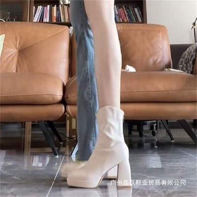 白色小个子纯欲风法式小短靴女粗跟中筒复古气质短靴高跟短靴