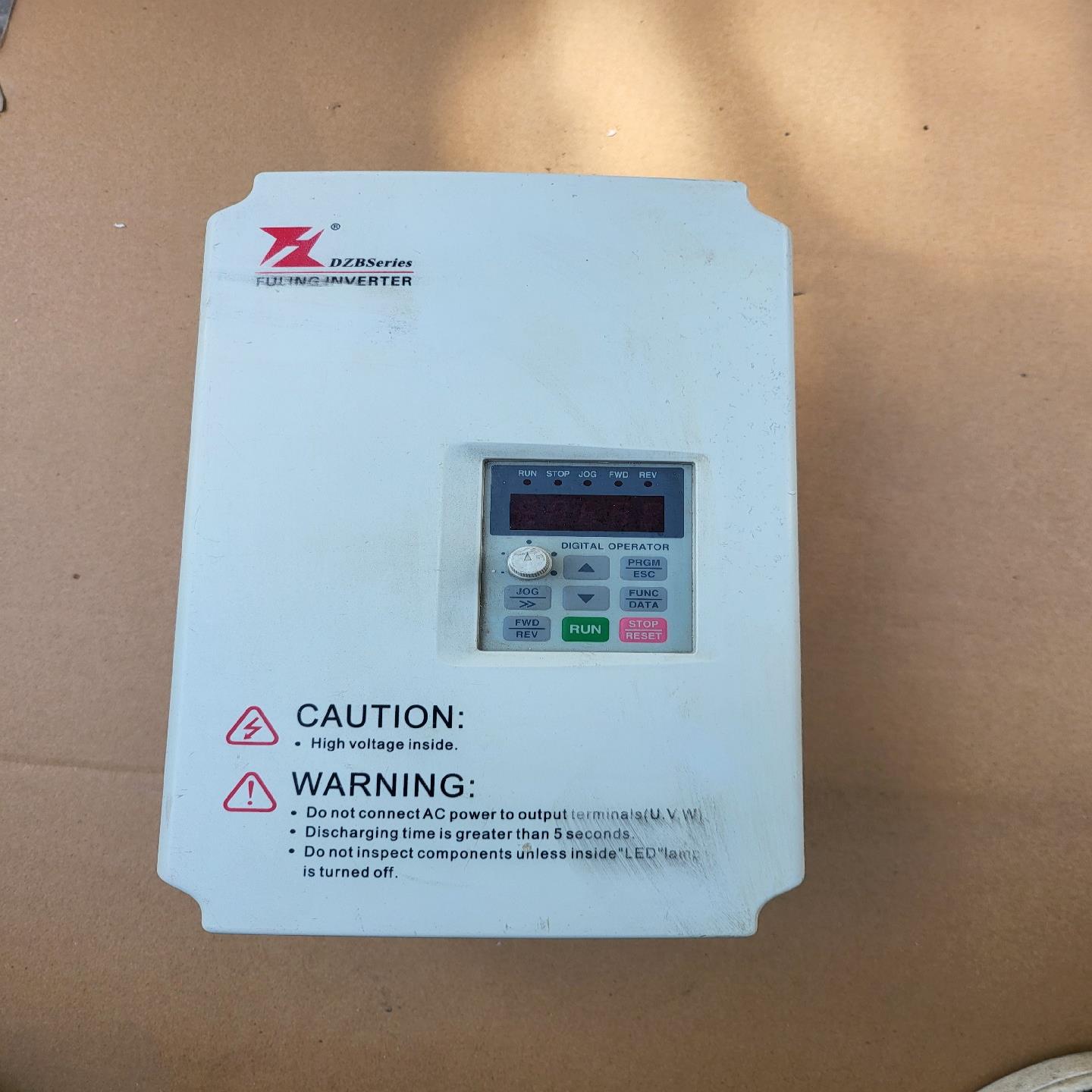 议~富菱变频器3.7KW DZB300B003.7L4DK 原装